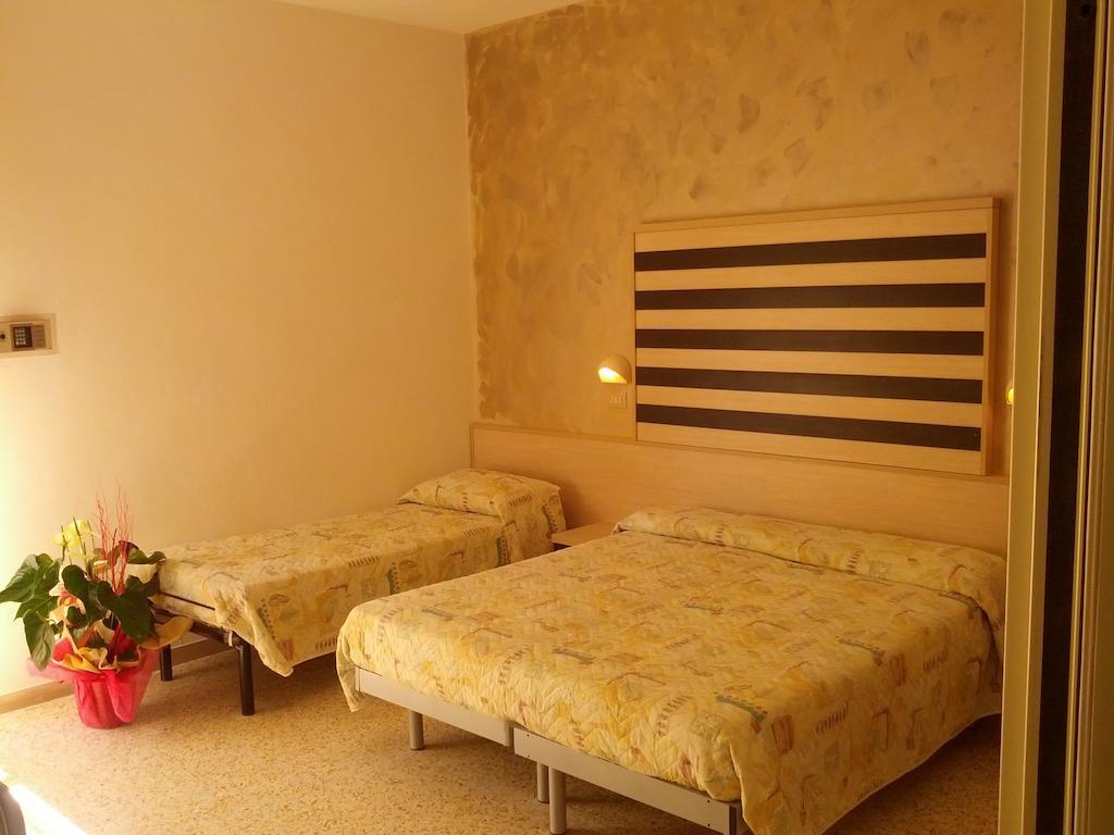 Hotel Abel Cesenatico Kamer foto
